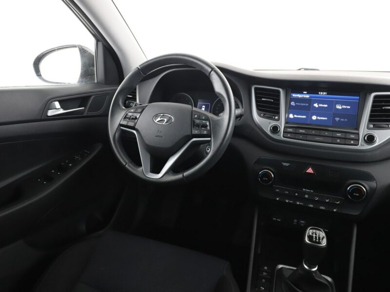 Hyundai Tucson navi klima auto grzane fotele kamera i czujniki parkowania III (2015-2020)