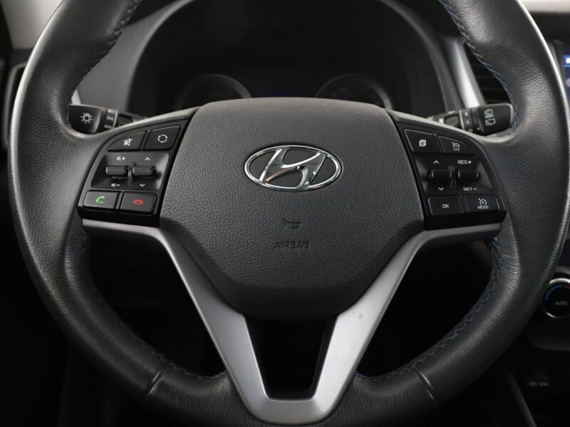 Hyundai Tucson navi klima auto grzane fotele kamera i czujniki parkowania III (2015-2020)