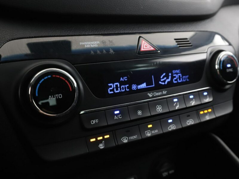 Hyundai Tucson navi klima auto grzane fotele kamera i czujniki parkowania III (2015-2020)