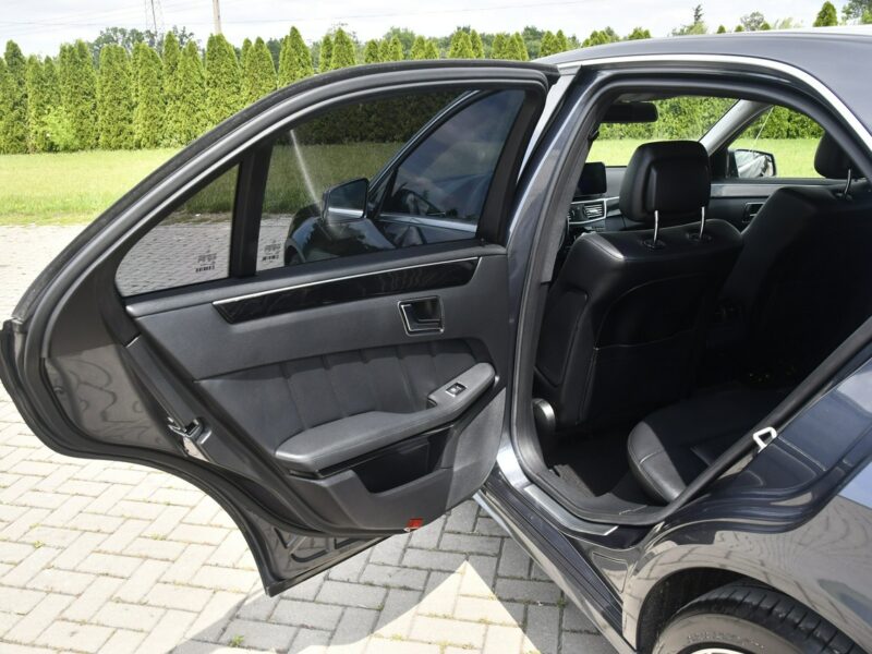Mercedes E 220 2,2cdi Serwis.Klimatr 2 str.DVD.Skóry.Kam.Cof.Asystent Parkowania.Ledy W212 (2009-)