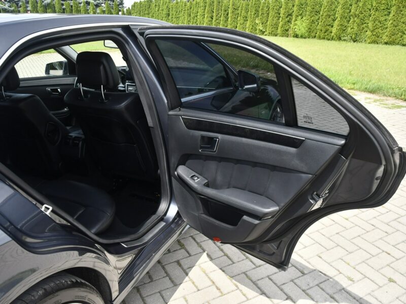 Mercedes E 220 2,2cdi Serwis.Klimatr 2 str.DVD.Skóry.Kam.Cof.Asystent Parkowania.Ledy W212 (2009-)