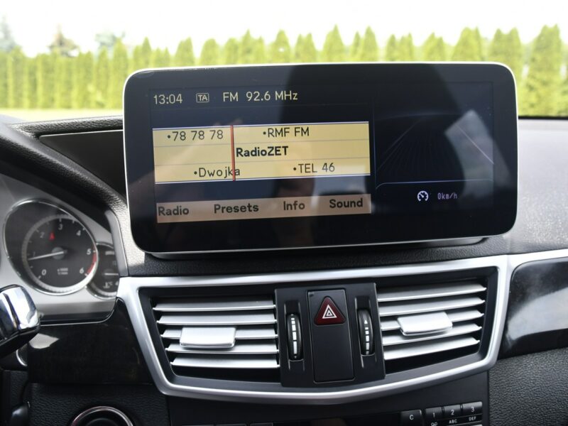 Mercedes E 220 2,2cdi Serwis.Klimatr 2 str.DVD.Skóry.Kam.Cof.Asystent Parkowania.Ledy W212 (2009-)