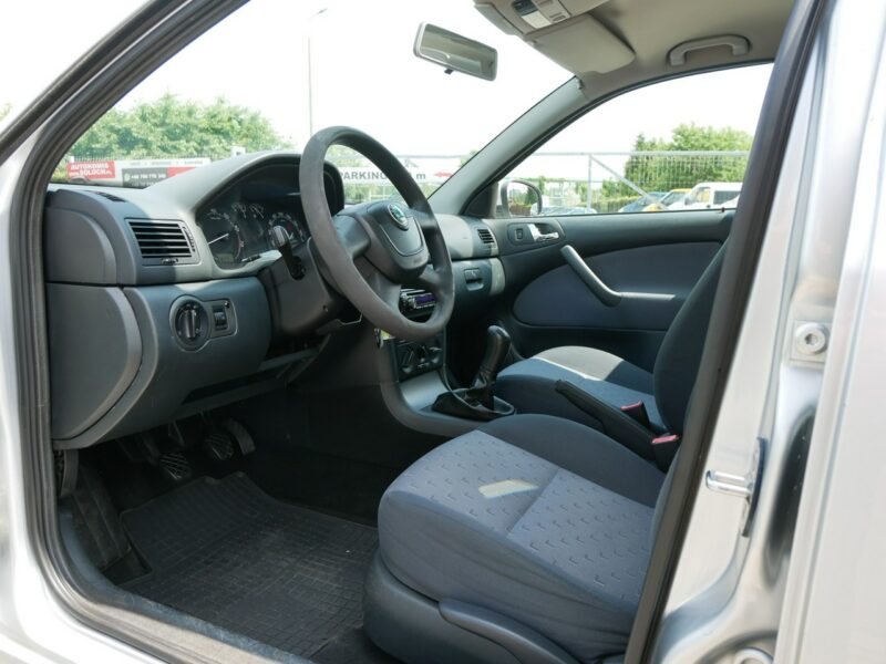 Škoda Octavia 1.6MPI 102KM [Eu5] Kombi -1 Właśc -Kraj -Nowy rozrząd -VAT 23% I (1996-2011)