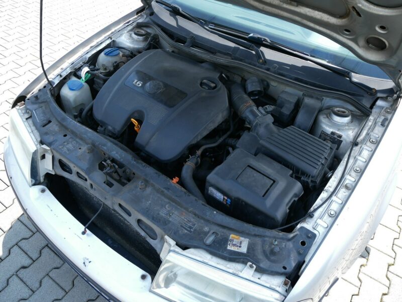 Škoda Octavia 1.6MPI 102KM [Eu5] Kombi -1 Właśc -Kraj -Nowy rozrząd -VAT 23% I (1996-2011)