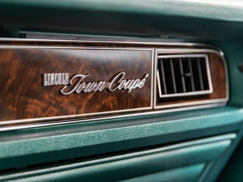Lincoln Continental Town Coupe, Stan kolekcjonerski, Jak nowy VII (1982-1987)