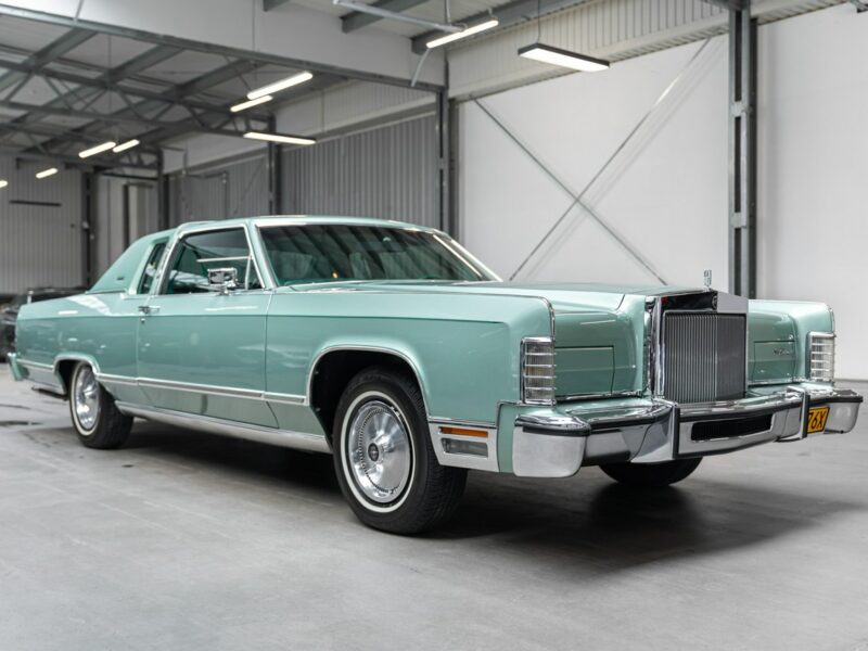 Lincoln Continental Town Coupe, Stan kolekcjonerski, Jak nowy VII (1982-1987)