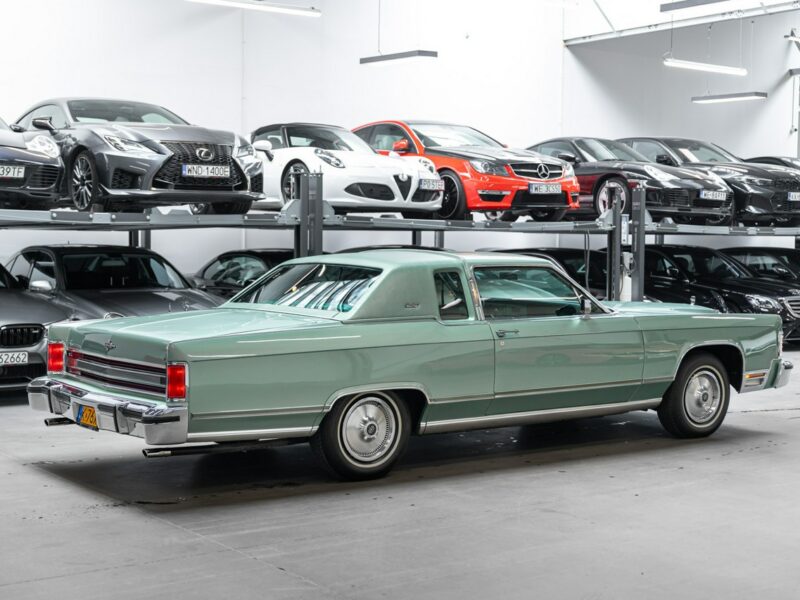 Lincoln Continental Town Coupe, Stan kolekcjonerski, Jak nowy VII (1982-1987)