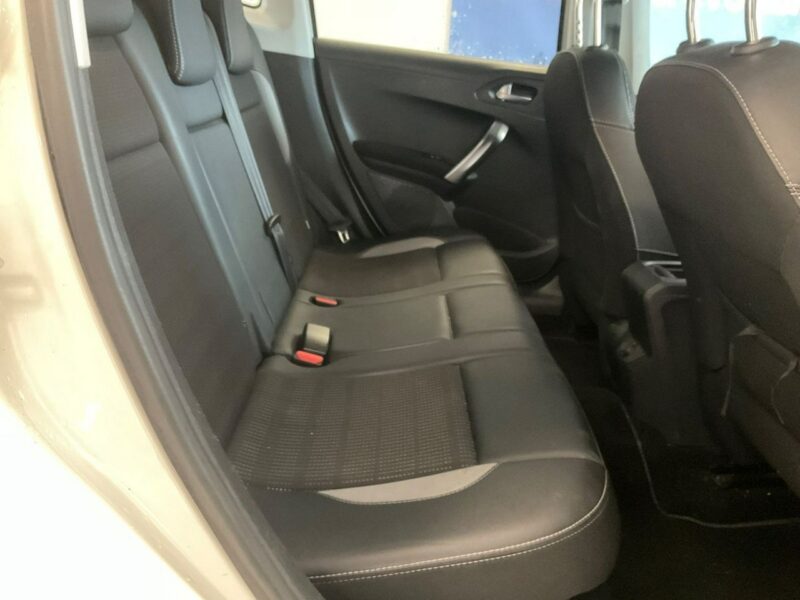 Peugeot 2008 Automat, kamera, tempomat, nawigacja dotykowa, klimatronik, isofix I (2013-2019)
