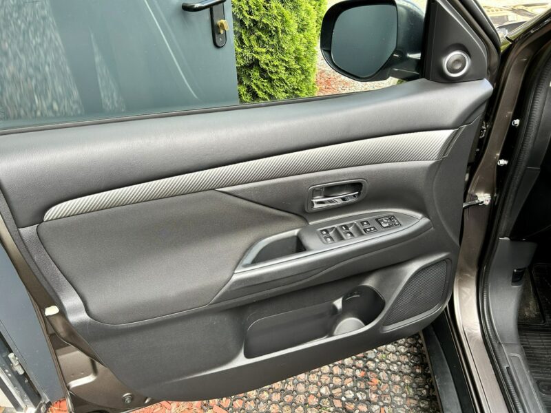 Mitsubishi Outlander 4x4, PL Salon, 7-dmio Osobowy, LED, Klimatyzacja, Tempomat, Bluetooth III (2012-)