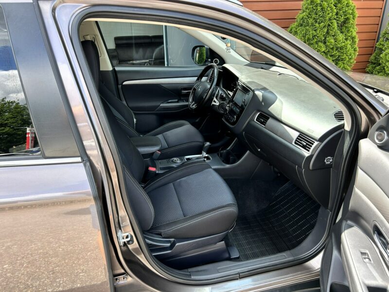 Mitsubishi Outlander 4x4, PL Salon, 7-dmio Osobowy, LED, Klimatyzacja, Tempomat, Bluetooth III (2012-)