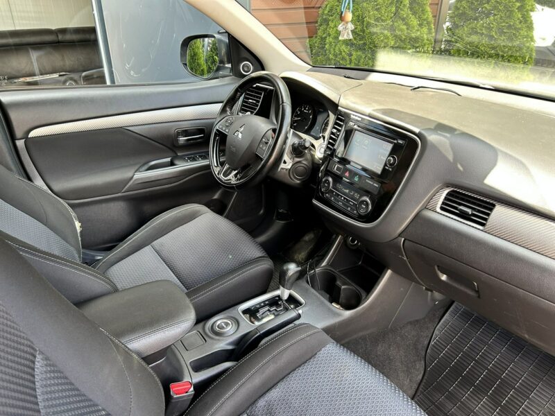 Mitsubishi Outlander 4x4, PL Salon, 7-dmio Osobowy, LED, Klimatyzacja, Tempomat, Bluetooth III (2012-)