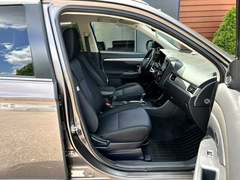 Mitsubishi Outlander 4x4, PL Salon, 7-dmio Osobowy, LED, Klimatyzacja, Tempomat, Bluetooth III (2012-)