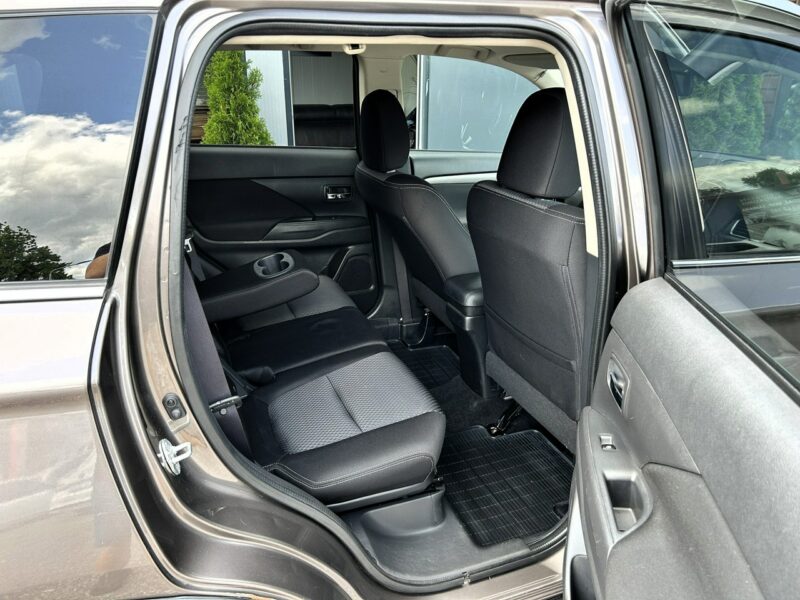Mitsubishi Outlander 4x4, PL Salon, 7-dmio Osobowy, LED, Klimatyzacja, Tempomat, Bluetooth III (2012-)