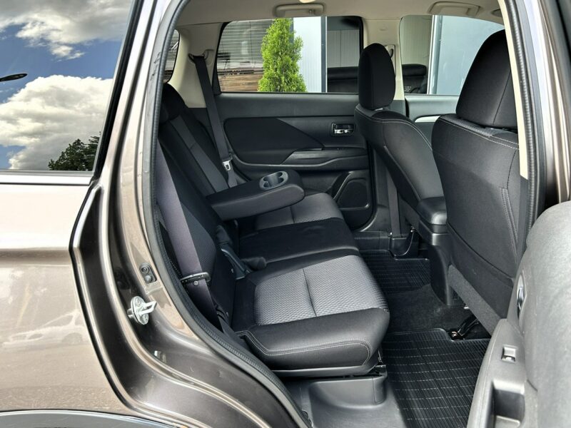 Mitsubishi Outlander 4x4, PL Salon, 7-dmio Osobowy, LED, Klimatyzacja, Tempomat, Bluetooth III (2012-)