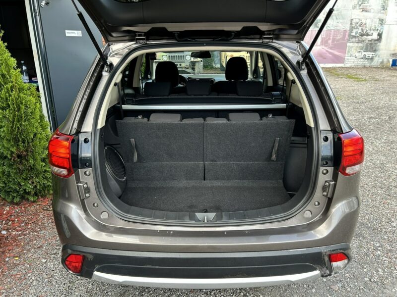 Mitsubishi Outlander 4x4, PL Salon, 7-dmio Osobowy, LED, Klimatyzacja, Tempomat, Bluetooth III (2012-)