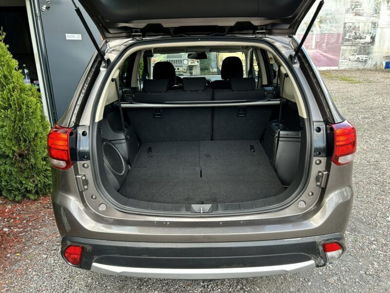 Mitsubishi Outlander 4x4, PL Salon, 7-dmio Osobowy, LED, Klimatyzacja, Tempomat, Bluetooth III (2012-)