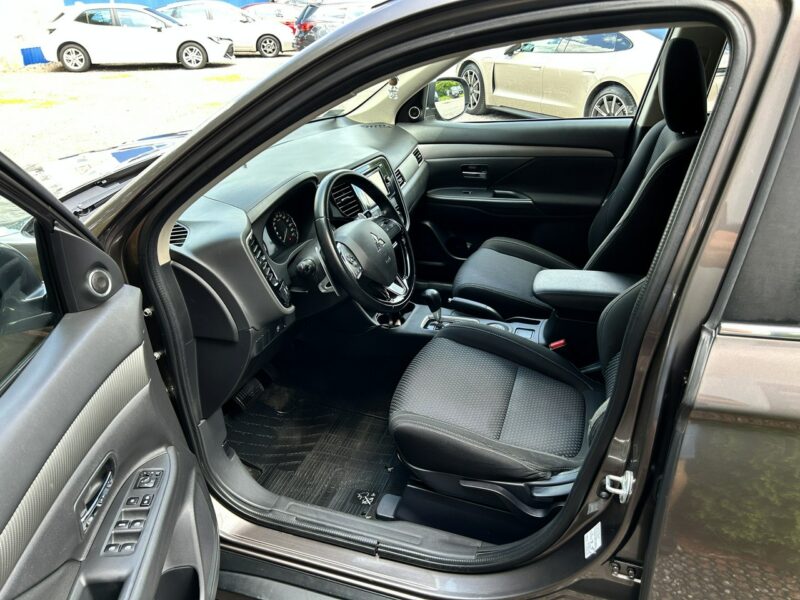 Mitsubishi Outlander 4x4, PL Salon, 7-dmio Osobowy, LED, Klimatyzacja, Tempomat, Bluetooth III (2012-)