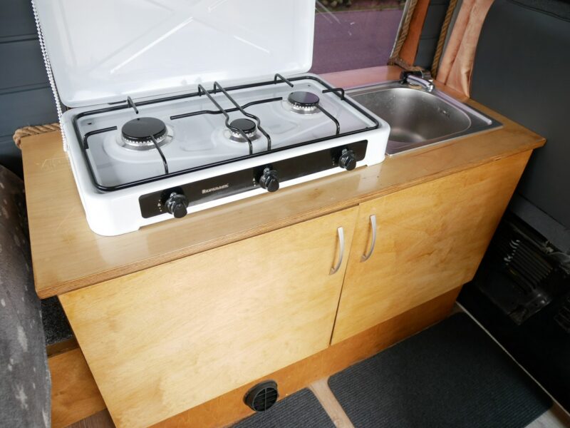 samochody kempingowe Peugeot Boxer 2.2 HDi 100KM - Kamper - 2 osoby -Markiza -Camper