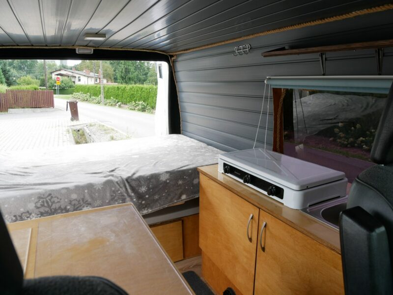 samochody kempingowe Peugeot Boxer 2.2 HDi 100KM - Kamper - 2 osoby -Markiza -Camper