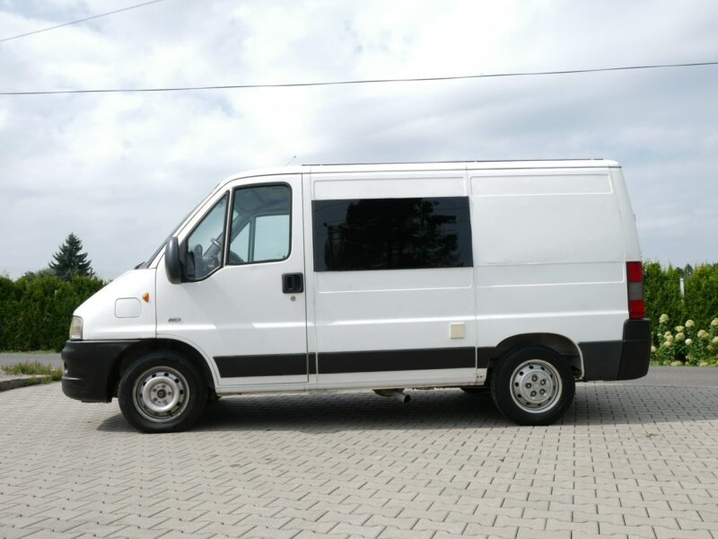samochody kempingowe Peugeot Boxer 2.2 HDi 100KM - Kamper - 2 osoby -Markiza -Camper
