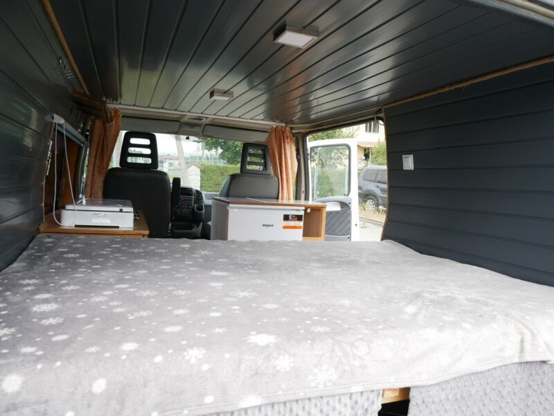 samochody kempingowe Peugeot Boxer 2.2 HDi 100KM - Kamper - 2 osoby -Markiza -Camper