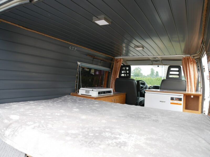 samochody kempingowe Peugeot Boxer 2.2 HDi 100KM - Kamper - 2 osoby -Markiza -Camper