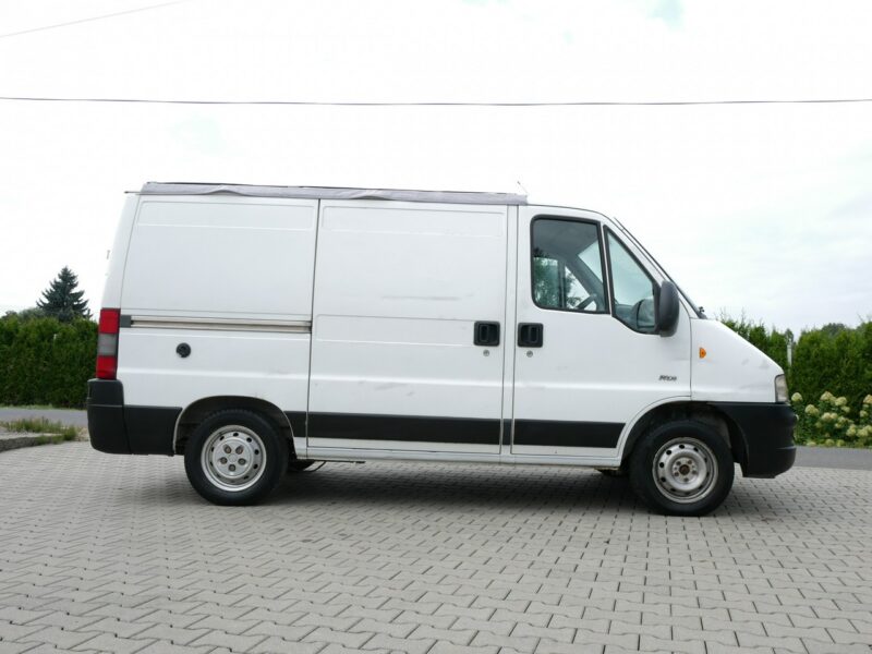 samochody kempingowe Peugeot Boxer 2.2 HDi 100KM - Kamper - 2 osoby -Markiza -Camper