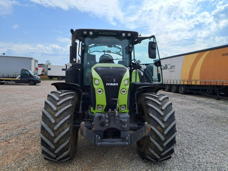 ciągniki Claas arion 600